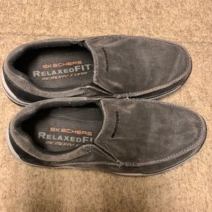 Men's Skechers Casual Walking Shoe size 7 Memory Foam